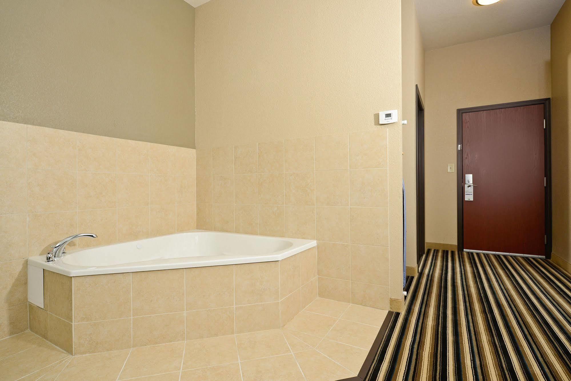 Holiday Inn Express & Suites Forrest City By Ihg Exterior foto